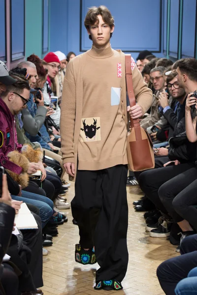 Look 2